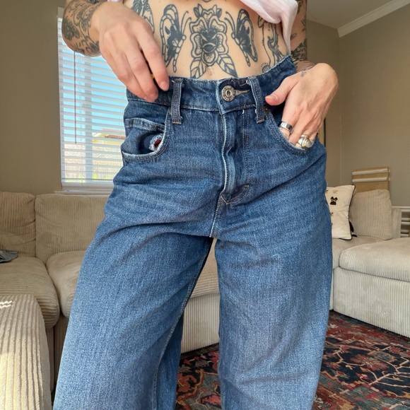 BDG High Rise Baggy Loose wide leg jeans in medium wash sz 26 - Picture 2 of 9